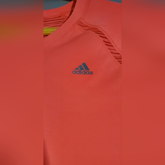 $5 Add-on Medium Adidas Women's Pink Short Sleeve Climalite Sports Top - Picture 3 of 10
